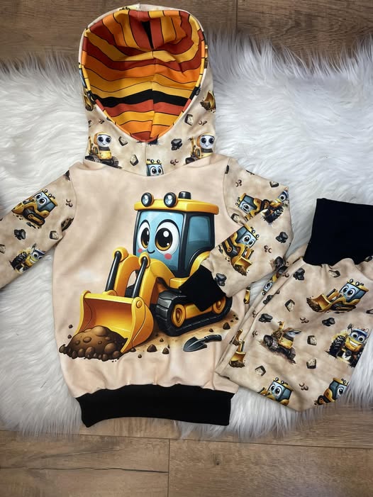 SOUPRAVY /baggy a mikiny/